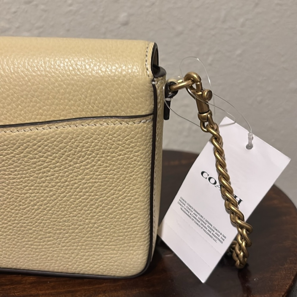 Coach Tan Leather Crossbody Bag with Gold Chain - Picture 5 of 8